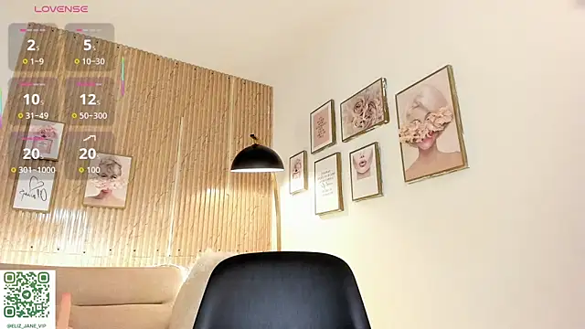 Snapshot of Eliz_jane chatting on 10.03.25 Eliz jane online show from 10.03.25