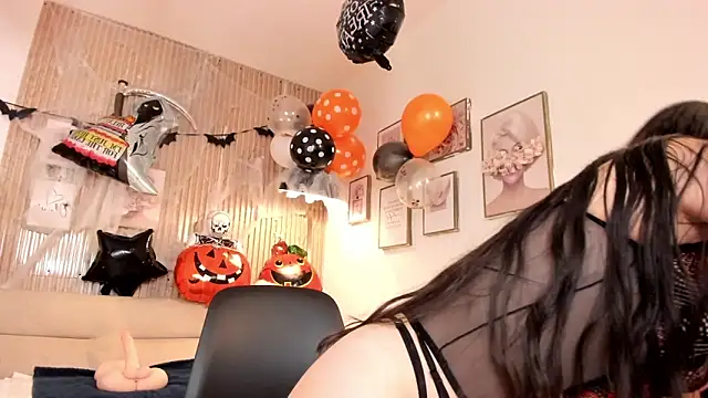 Snapshot of Eliz_jane chatting on 10.25.25 Eliz jane online show from 10.25.25