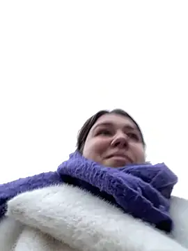 Snapshot of SuzieMurray chatting on 12.10.24 SuzieMurray online show from 12.10.24