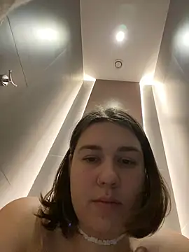 Snapshot of SuzieMurray chatting on 12.13.24 SuzieMurray online show from 12.13.24