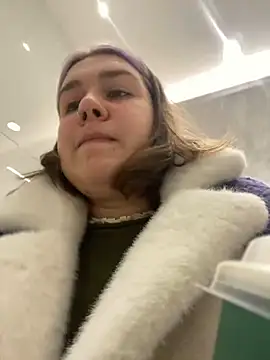 Snapshot of SuzieMurray chatting on 12.24.24 SuzieMurray online show from 12.24.24