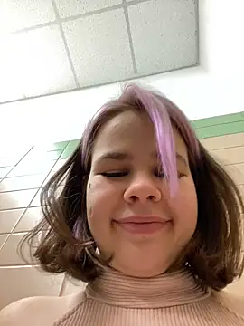 Snapshot of SuzieMurray chatting on 12.26.24 SuzieMurray online show from 12.26.24