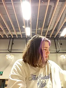 Snapshot of SuzieMurray chatting on 01.05.25 SuzieMurray online show from 01.05.25