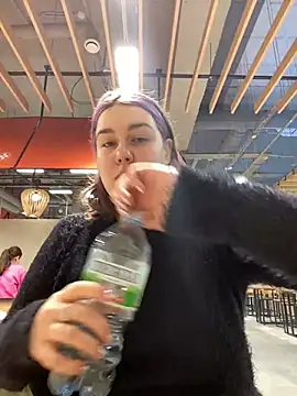 Snapshot of SuzieMurray chatting on 01.06.25 SuzieMurray online show from 01.06.25