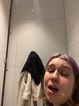 Snapshot of SuzieMurray chatting on 01.06.25 SuzieMurray online show from 01.06.25