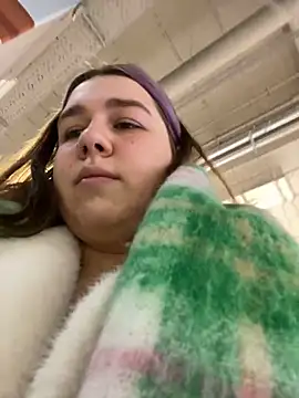 Snapshot of SuzieMurray chatting on 01.15.25 SuzieMurray online show from 01.15.25