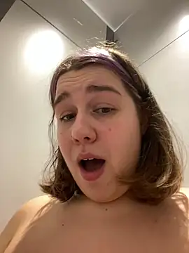 Snapshot of SuzieMurray chatting on 01.15.25 SuzieMurray online show from 01.15.25