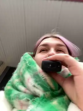 Snapshot of SuzieMurray chatting on 01.21.25 SuzieMurray online show from 01.21.25