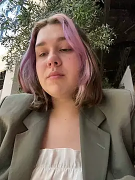 Snapshot of SuzieMurray chatting on 01.22.25 SuzieMurray online show from 01.22.25