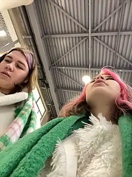 Snapshot of SuzieMurray chatting on 01.24.25 SuzieMurray online show from 01.24.25