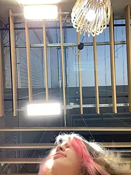 Snapshot of SuzieMurray chatting on 01.29.25 SuzieMurray online show from 01.29.25