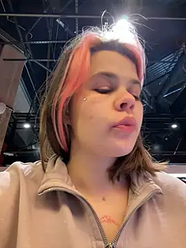 Snapshot of SuzieMurray chatting on 01.29.25 SuzieMurray online show from 01.29.25