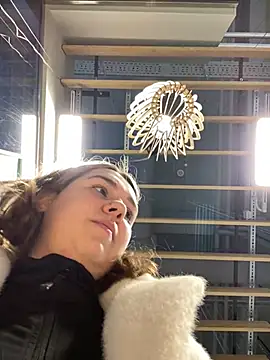 Snapshot of SuzieMurray chatting on 02.06.25 SuzieMurray online show from 02.06.25