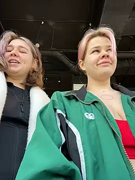 Snapshot of SuzieMurray chatting on 02.07.25 SuzieMurray online show from 02.07.25