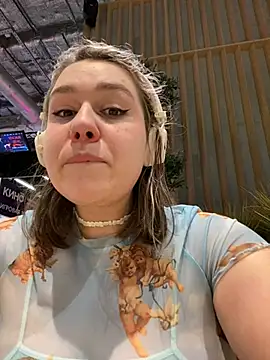 Snapshot of SuzieMurray chatting on 02.21.25 SuzieMurray online show from 02.21.25