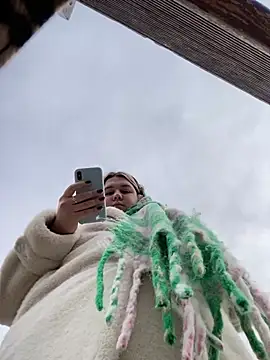 Snapshot of SuzieMurray chatting on 02.25.25 SuzieMurray online show from 02.25.25