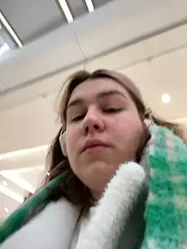 Snapshot of SuzieMurray chatting on 02.26.25 SuzieMurray online show from 02.26.25