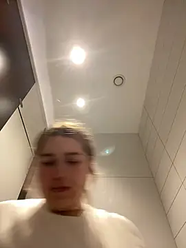 Snapshot of SuzieMurray chatting on 02.26.25 SuzieMurray online show from 02.26.25