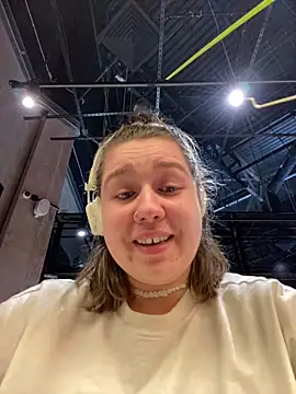 Snapshot of SuzieMurray chatting on 02.27.25 SuzieMurray online show from 02.27.25