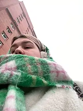 Snapshot of SuzieMurray chatting on 03.05.25 SuzieMurray online show from 03.05.25