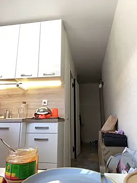 Snapshot of SuzieMurray chatting on 03.15.25 SuzieMurray online show from 03.15.25