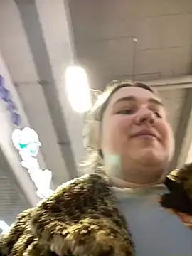 Snapshot of SuzieMurray chatting on 03.20.25 SuzieMurray online show from 03.20.25