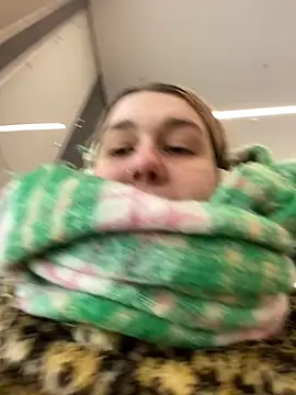 Snapshot of SuzieMurray chatting on 03.20.25 SuzieMurray online show from 03.20.25