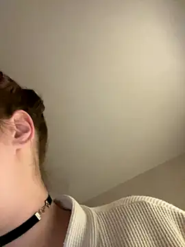 Snapshot of SuzieMurray chatting on 09.18.25 SuzieMurray online show from 09.18.25