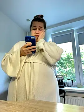 Snapshot of SuzieMurray chatting on 09.19.25 SuzieMurray online show from 09.19.25