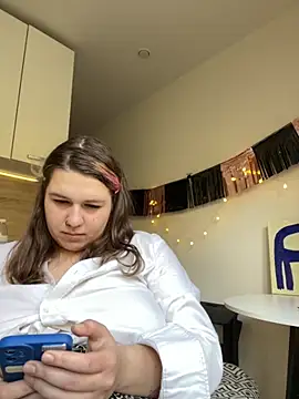 Snapshot of SuzieMurray chatting on 10.07.25 SuzieMurray online show from 10.07.25