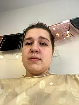 Snapshot of SuzieMurray chatting on 10.29.25 SuzieMurray online show from 10.29.25