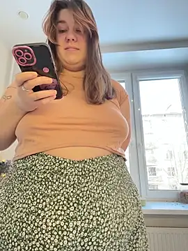 Snapshot of SuzieMurray chatting on 02.01.26 SuzieMurray online show from 02.01.26