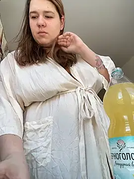 Snapshot of SuzieMurray chatting on 02.14.26 SuzieMurray online show from 02.14.26