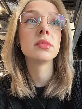 CaseyStar online show from 02.10.25