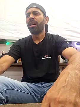 Snapshot of Alsaud1106 chatting on 03.20.25 Alsaud1106 online show from 03.20.25