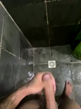 Snapshot of gzn01 chatting on 10.29.25 gzn01 online show from 10.29.25