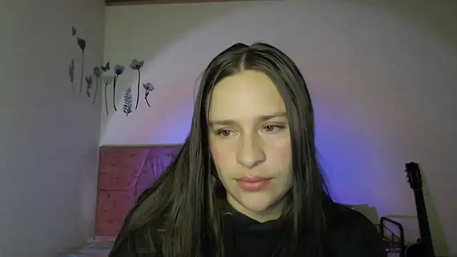 Snapshot of Serenity chatting on 11.06.25 Serenity online show from 11.06.25