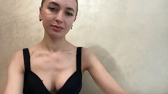Snapshot of CaitlinaJayne23 chatting on 05.14.26 CaitlinaJayne23 online show from 05.14.26