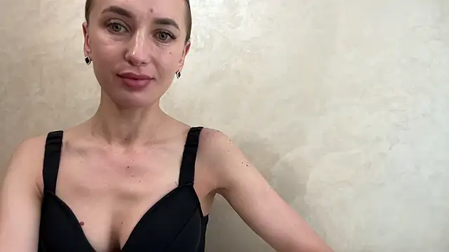 Snapshot of CaitlinaJayne23 chatting on 05.25.26 CaitlinaJayne23 online show from 05.25.26