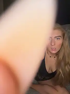 Summer Paige online show from 10.12.25