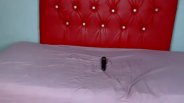 EbonyBentley online show from 09.28.25