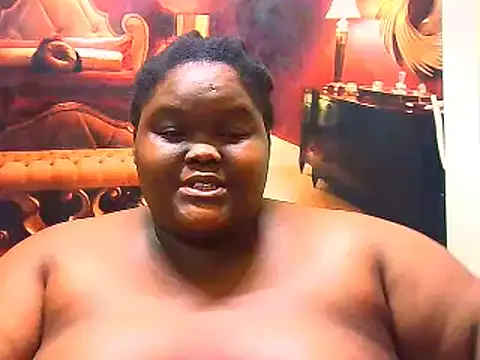 Snapshot of EbonyHotBuns chatting on 09.23.25 EbonyHotBuns online show from 09.23.25