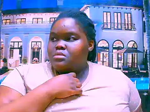 Snapshot of EbonyHotBuns chatting on 09.25.25 EbonyHotBuns online show from 09.25.25