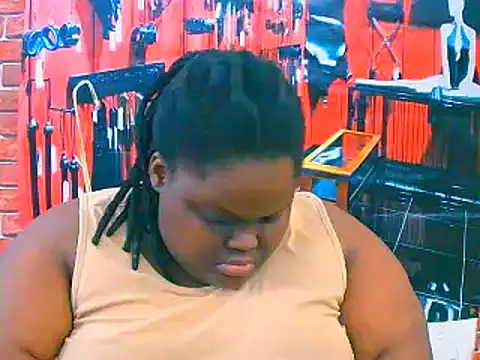 Snapshot of EbonyHotBuns chatting on 11.02.25 EbonyHotBuns online show from 11.02.25