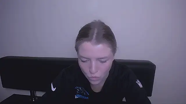 Snapshot of MissOliviaa_ chatting on 12.03.24 MissOliviaa  online show from 12.03.24