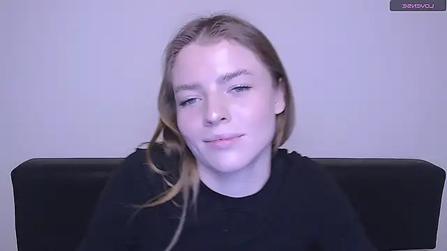 Snapshot of MissOliviaa_ chatting on 12.15.24 MissOliviaa  online show from 12.15.24