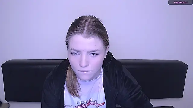 Snapshot of MissOliviaa_ chatting on 12.16.24 MissOliviaa  online show from 12.16.24