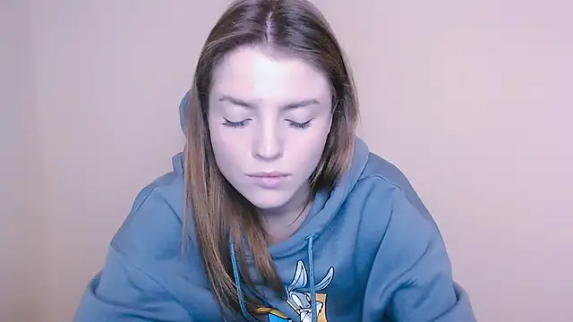 Snapshot of MissOliviaa_ chatting on 01.14.25 MissOliviaa  online show from 01.14.25