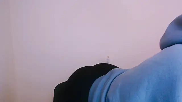 Snapshot of MissOliviaa_ chatting on 01.15.25 MissOliviaa  online show from 01.15.25