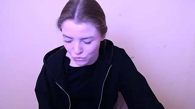 Snapshot of MissOliviaa_ chatting on 01.16.25 MissOliviaa  online show from 01.16.25